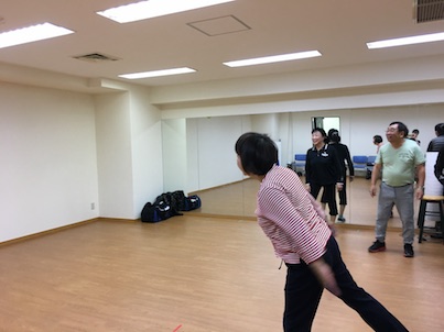 壁でキャッチボール