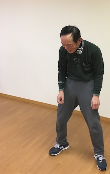 走ってパンチ！